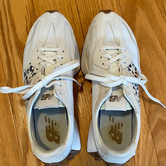 New Balance Cream 327 Sneakers - Picture 4 of 8